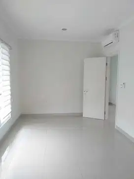 Rumah Hoek The Springs Cluster Flamingo Gading Serpong