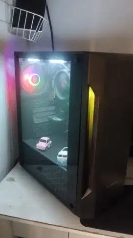 PC Procie Ryzen 3 3200g
Ram 16gb
SSD 128gb