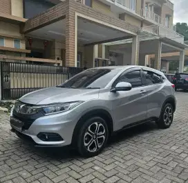 [Like New !] Honda HR-V E CVT Automatic 2020 2021 HRV