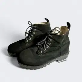 Sepatu Boots Brand Divided Full Black