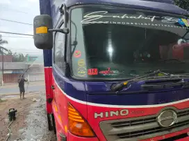 HINO FG 260 JL TAHUN 2005