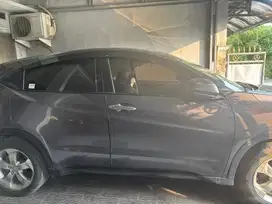 Honda HRV 1.5 E CVT Bensin 2016 - AT Abu Baja Metalik
