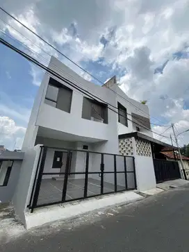 JUAL RUMAH CASA RESIDENCE CIJANTUNG JAKARTA TIMUR