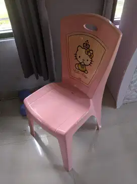 kursi hello kitty