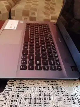 Laptop asus x441UAK