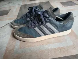 Sepatu second adidas
