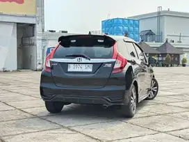 TDP 10JT SAJA HONDA JAZZ RS AT MATIC AUTOMATIC 2018 HITAM LOW KM