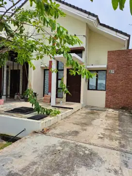 Disewakan rumah siap huni di Cluster Ebony, Greenara Residence