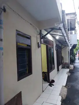 dikontrakan 1 unit rumah di Radio dalam