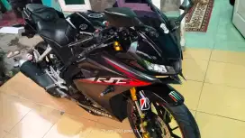 Yamaha R15 BK 6 R MT
