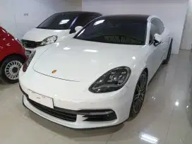 Porsche Panamera 4S