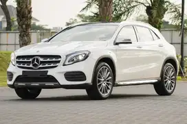 (DP 12jt) Mercedes Benz GLA200 AMG Night 2020