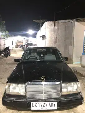 Mobil Classic Mercy E-class W124