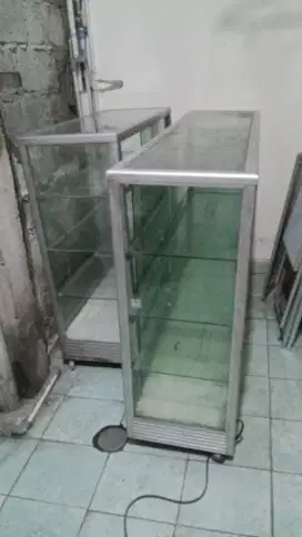 Entalase toko ukuran 1meter dan 1meter 1/2