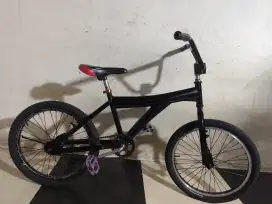 Sepeda bmx ukuran 20 rem udh terpedo