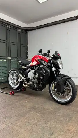 MV Agusta Brutale 675