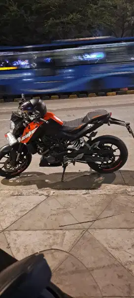 Ktm duke black orange
