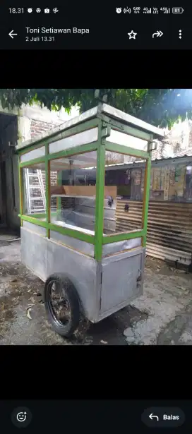 Gerobak bakso, mi kocok, soto