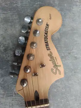 Gitar Squier standar series