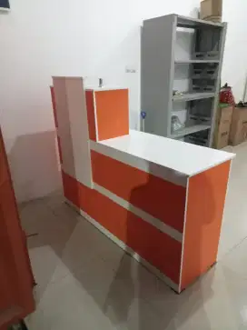 Meja kasir laundry warna orange