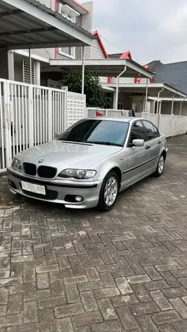 BMW 318i 2004 Bensin