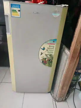 Kulkas 1 Pintu merk Aqua Normal