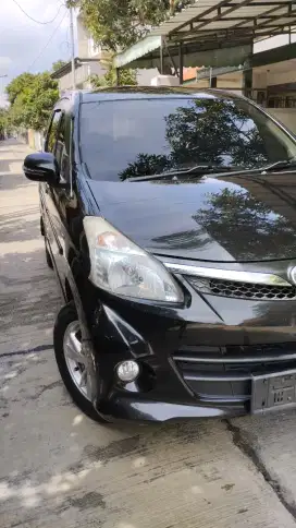 Toyota Avanza Veloz Air Bag 1.5 AT Tahun 2014