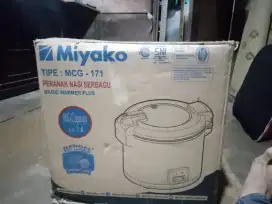 Magic com merk Miyako