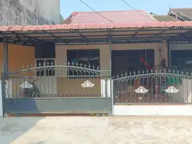 DISEWAKAN rumah PRIBADI karena pindah keluar kota