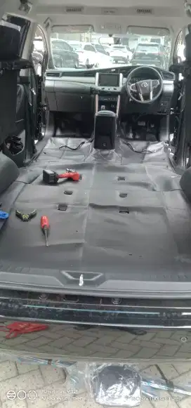 Karpet dasar mobil