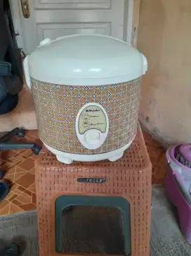 Jual Magic Com Miyako 1,5 L