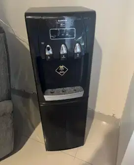 Dispenser galon bawah masih normal
