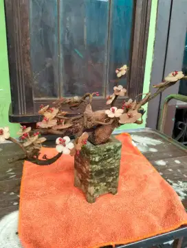 pajangan batu giok