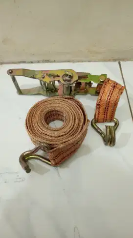 Sabuk pengaman barang untuk mobil