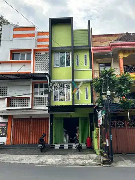 Dijual Ruko Strategis 3 Lantai di Jalan Poros Kauman, Klojen Malang