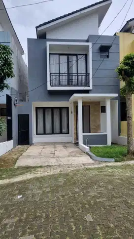 RUMAH CANTIK 2 LANTAI SANGAT NYAMAN SIAP HUNI LINGKUNGAN ASRI