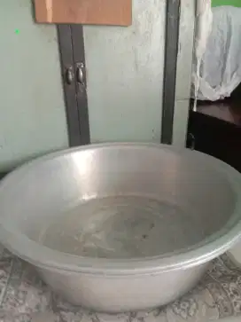 Baskom aluminium besar