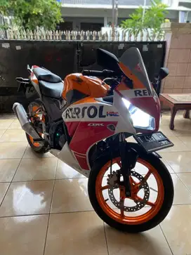 honda cbr 150r repsol