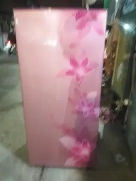 Kulkas satu pintu merek Sharp dingin normal freezer beku
