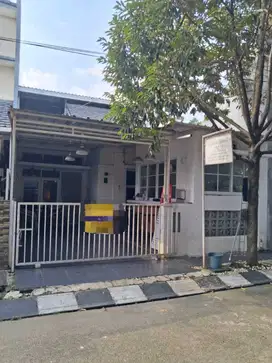 DI JUA RUMAH TERAWAT VILLA DAGO PAMULANG BENDA BARU