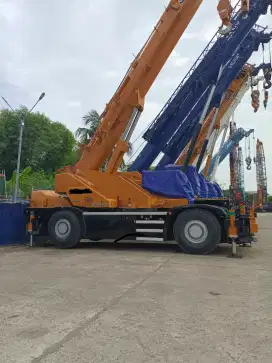 Roughter crane 70 ton KATO