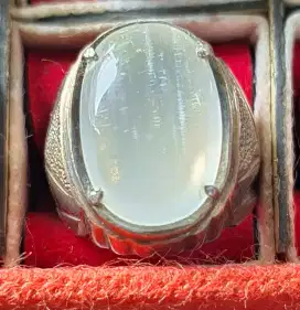 Natural moonstone ceylon perak.
