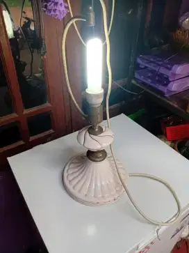 Lampu meja siap pakai