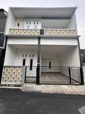 Rumah Baru 2 Lantai Cantik di Riung Bandung dekat tol Gedebage