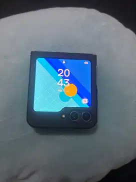 Dijual Z Flip 5 mulus