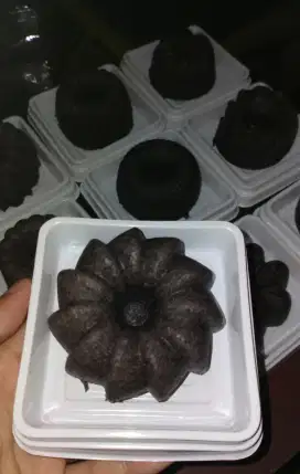 BOLU KETAN ITEM KEJU/COKLAT LUMER