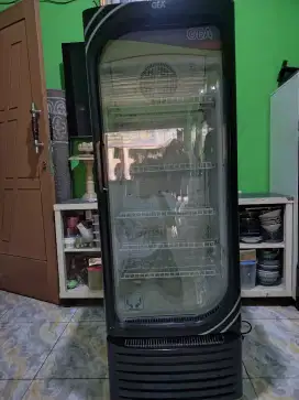 Dijual cepat showcase gea