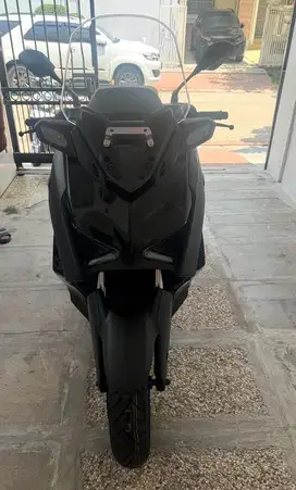 For Sale XMAX CONNECTED KM 1.100