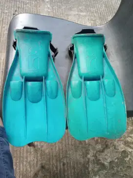 Perlengkapan olahraga air