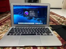 Macbook Air 11 Inch (2015 early)